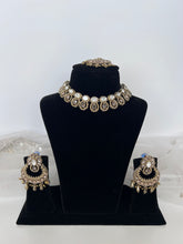 Load image into Gallery viewer, Nadia Necklace Set Gold
