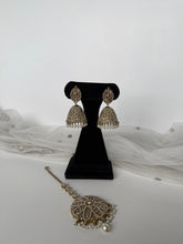Load image into Gallery viewer, Golden Jhumke Tikka
