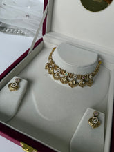 Load image into Gallery viewer, Jaiveen Antique Set

