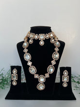 Load image into Gallery viewer, Neeru Uncut Set
