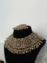 Load image into Gallery viewer, Kajal Gold Set
