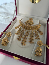 Load image into Gallery viewer, Rammy Antique Set
