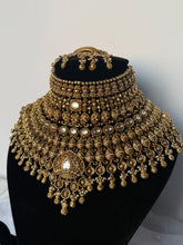 Load image into Gallery viewer, Savi Antique Bridal Set
