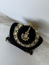 Load image into Gallery viewer, White Kundan Set

