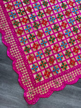 Load image into Gallery viewer, Magenta flowers Phulkari
