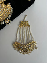 Load image into Gallery viewer, Syeda Kundan Haar
