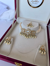 Load image into Gallery viewer, Reema Kundan Set
