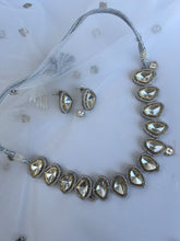 Load image into Gallery viewer, Jill Uncut Set
