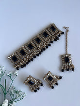 Load image into Gallery viewer, Black Sheesha Choker
