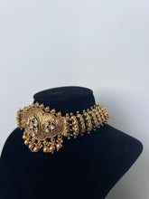 Load image into Gallery viewer, Roshini Antique Set Gold
