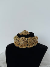 Load image into Gallery viewer, Mehar Antique Set
