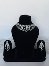 Load image into Gallery viewer, Lisa Emerald Diamond Set
