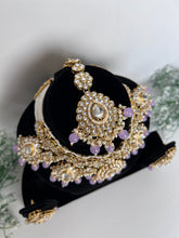 Load image into Gallery viewer, Rashi Kundan Set (lilac)
