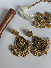 Load image into Gallery viewer, Abani Antique Gold Set
