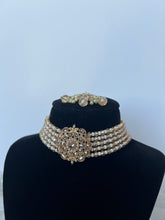 Load image into Gallery viewer, Beaded Choker 3
