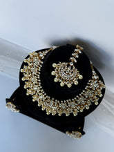 Load image into Gallery viewer, Kundan Bridal Set
