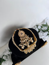 Load image into Gallery viewer, Neelam Golden Choker
