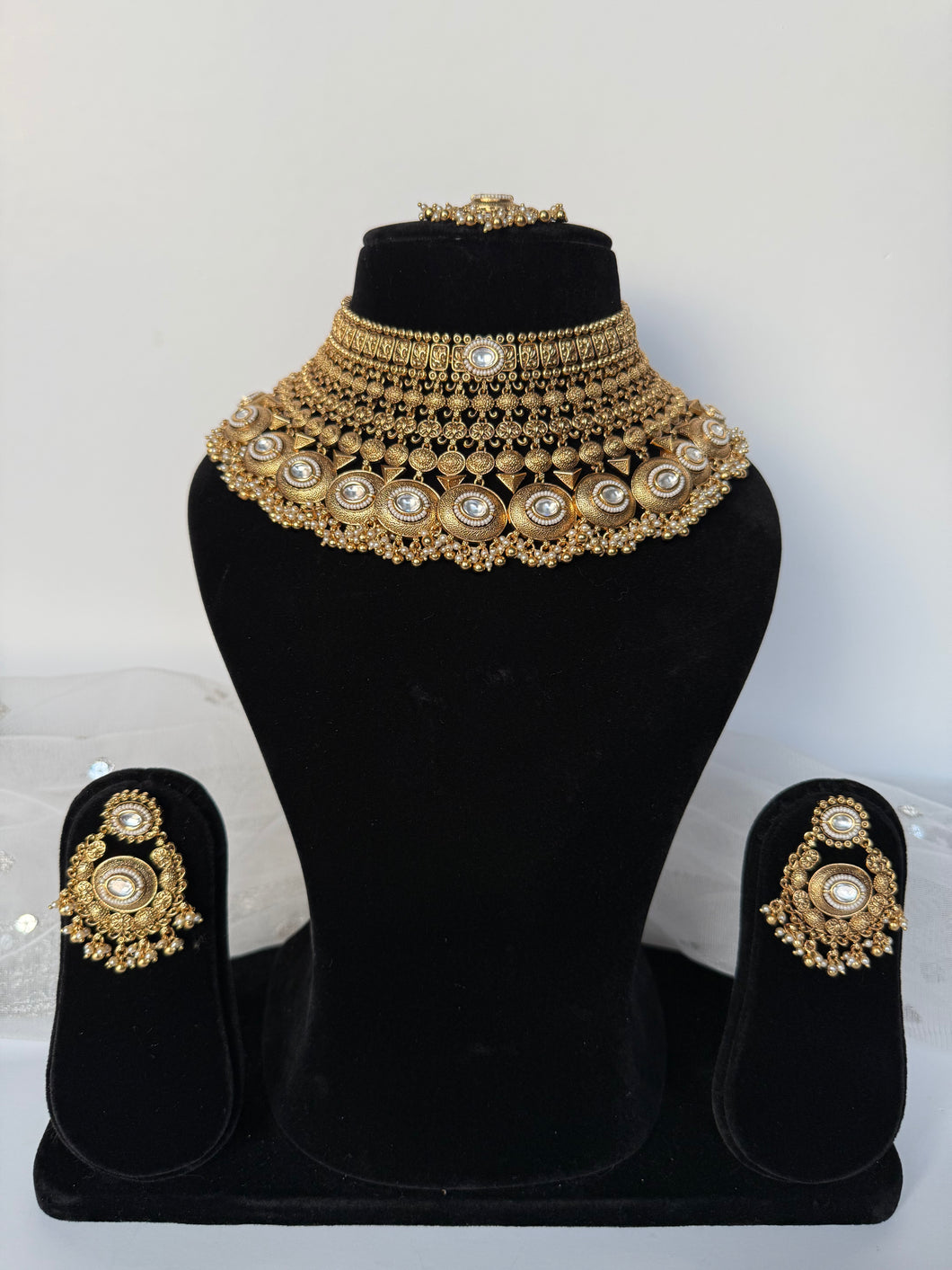 Ravneet Antique Bridal Set