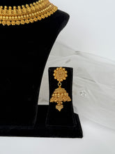 Load image into Gallery viewer, Antique Necklace Set
