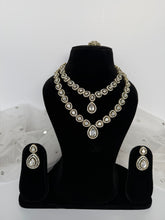 Load image into Gallery viewer, Rohini Kundan Set
