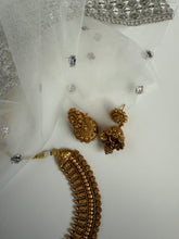Load image into Gallery viewer, Antique Gold Set

