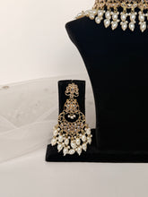 Load image into Gallery viewer, Tavleen Golden Set
