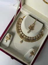 Load image into Gallery viewer, Meenakari Antique Kundan Set
