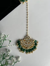 Load image into Gallery viewer, Janavi Pachi Choker Set
