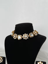 Load image into Gallery viewer, Tiyani Kundan Floral Set
