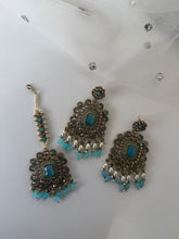 Load image into Gallery viewer, Lotus Earring Tikka Set (4 Colours)
