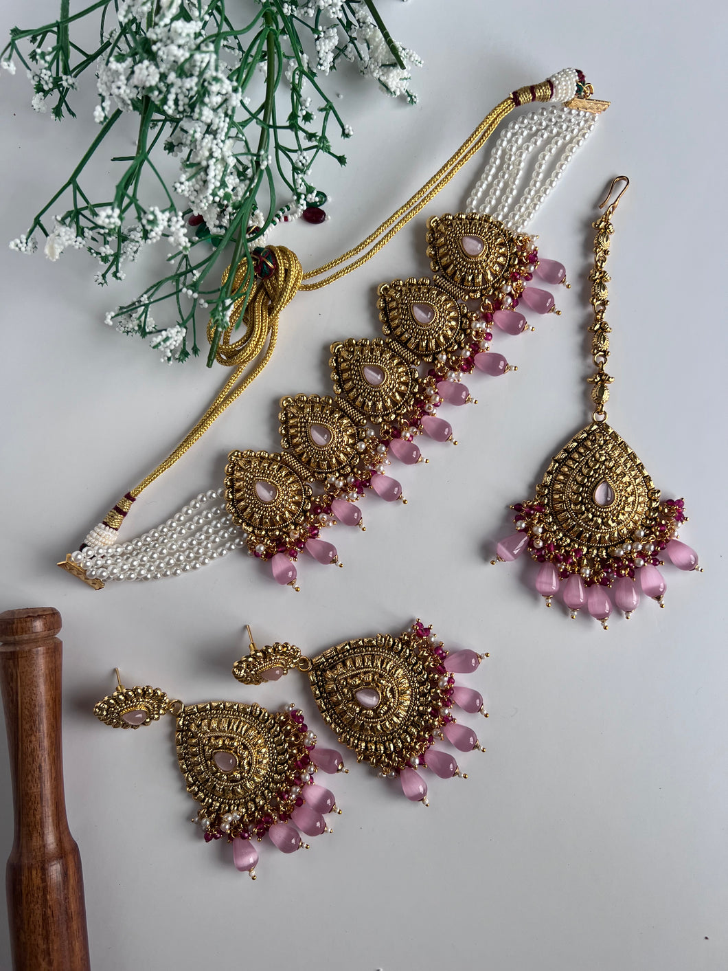 Abani Antique Gold & Pink