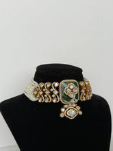 Load image into Gallery viewer, Lava Tiyani Kundan Set (green)

