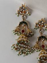 Load image into Gallery viewer, Harleen Kundan Earrings
