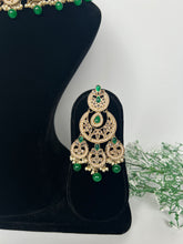 Load image into Gallery viewer, Green Necklace Set
