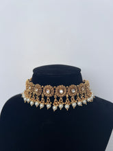 Load image into Gallery viewer, Mansi Antique Set
