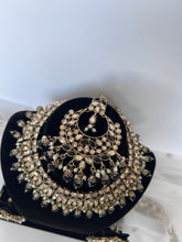 Load image into Gallery viewer, Saima Set in Black
