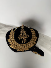 Load image into Gallery viewer, Julie Antique Gold Set
