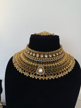 Load image into Gallery viewer, Vanita Antiqur Kundan Bridal
