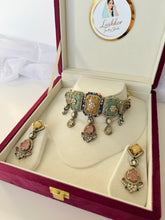 Load image into Gallery viewer, Mehar Sabyasachi Kundan Set (3)
