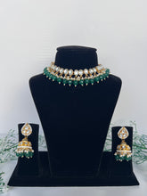 Load image into Gallery viewer, Anhad Kundan Set in Green
