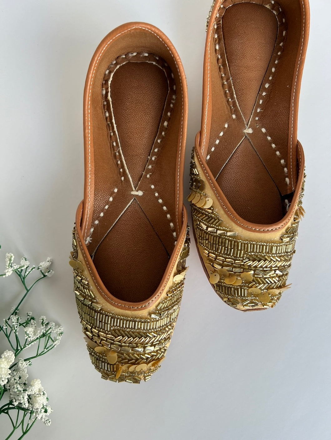 Tilla Golden Jutti