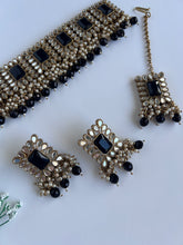 Load image into Gallery viewer, Black Sheesha Choker
