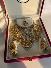 Load image into Gallery viewer, Noor Antique Bridal Set
