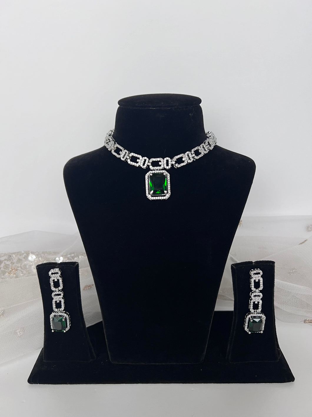 Waheeda Emerald Set