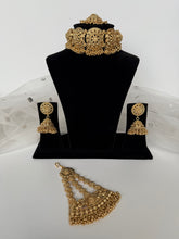 Load image into Gallery viewer, Mehar Antique Set
