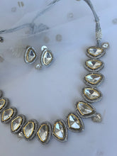 Load image into Gallery viewer, Jill Uncut Set
