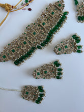 Load image into Gallery viewer, Green Choker Set
