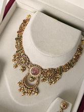 Load image into Gallery viewer, Pink Heritage Kundan Set
