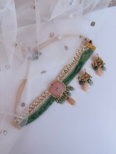 Load image into Gallery viewer, Peach Kundan Set
