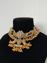 Load image into Gallery viewer, Mio Kundan Set
